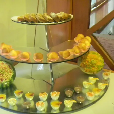Carol Hotel 3*