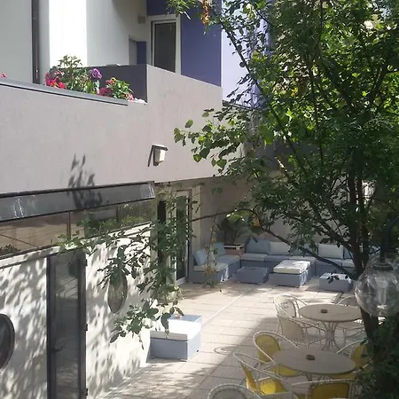 Ξενοδοχείο Carol